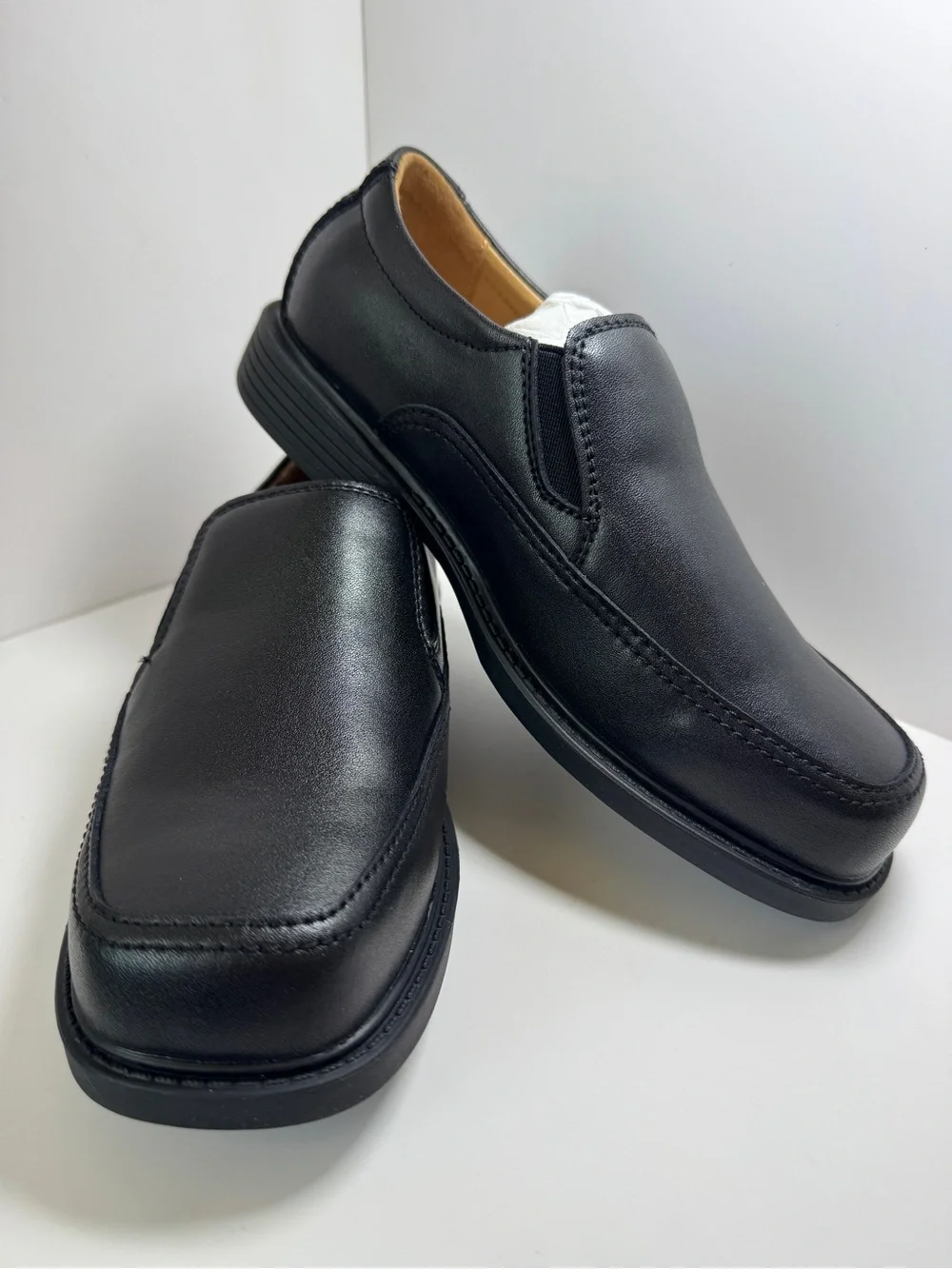 NWOT 2.5 WIDE Boys Florsheim Leather Slip-on Shoes